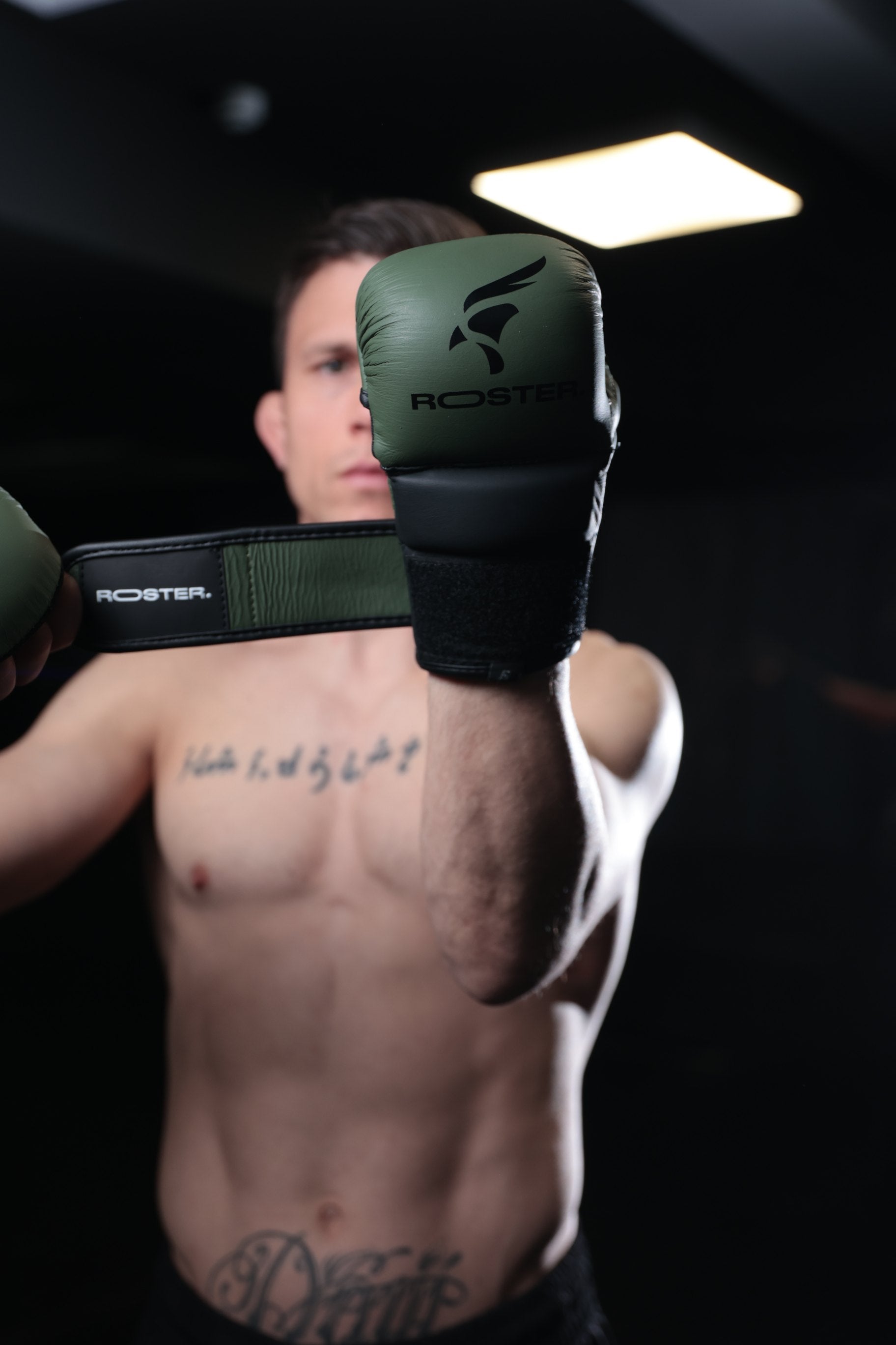 ROSTER® - Guantillas MMA 7oz - Negras